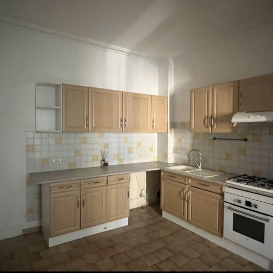 GL IMMOBILIER : Immeuble | SAINT-GILLES (30800) | 230 m2 | 250 000 € 