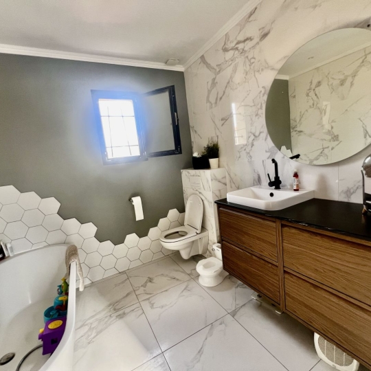 GL IMMOBILIER : House | SAINT-GILLES (30800) | 106 m2 | 409 000 &euro; 