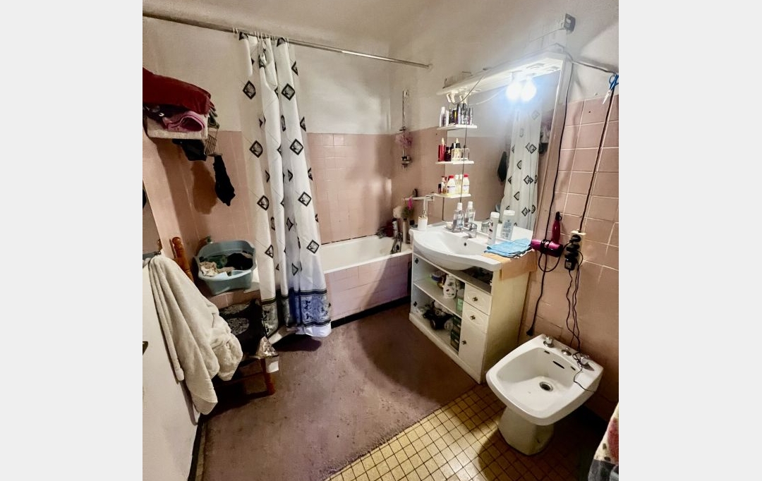 GL IMMOBILIER : Immeuble | SAINT-GILLES (30800) | 210 m2 | 299 000 &euro; 