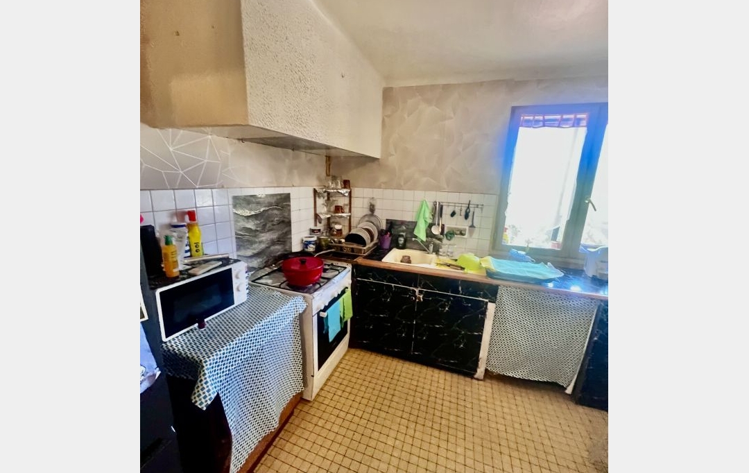 GL IMMOBILIER : Immeuble | SAINT-GILLES (30800) | 210 m2 | 299 000 &euro; 