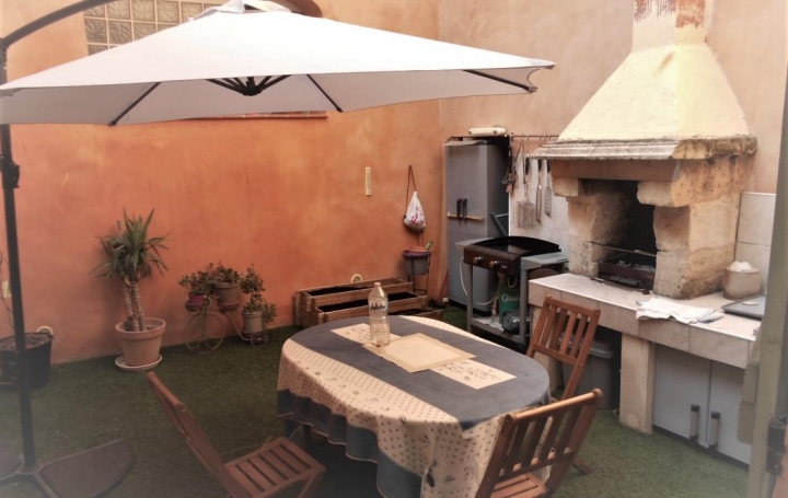 Maison de village SAINT-GILLES 130 m2 169 000 € Maison de village SAINT-GILLES 130 m2 169 000 €