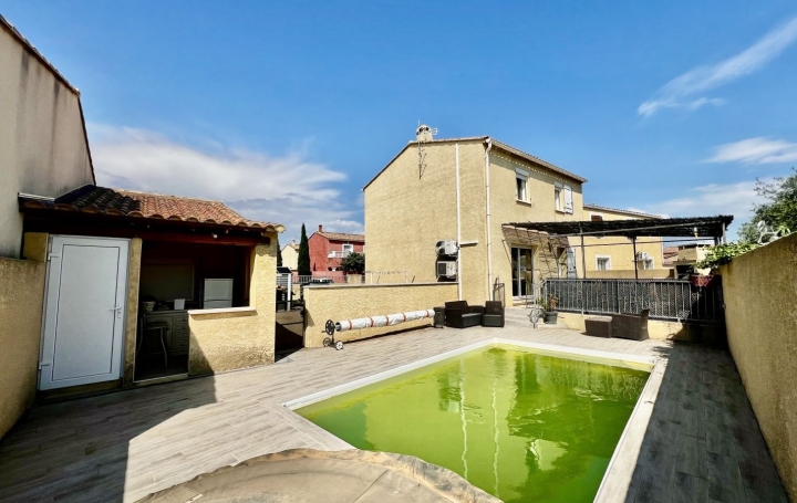 Villa SAINT-GILLES 100 m2 330 000 € Villa SAINT-GILLES 100 m2 330 000 €