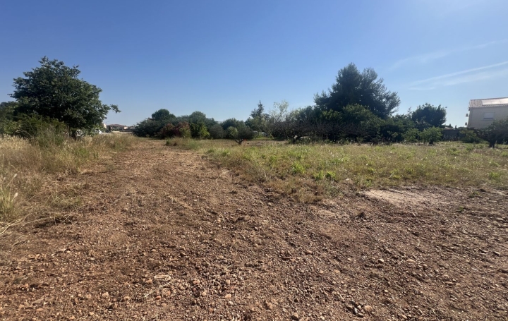 Terrain   SAINT-GILLES  400 m2 132 000 € 