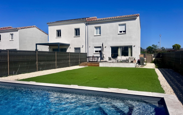 Villa   GARONS  91 m2 345 000 € 